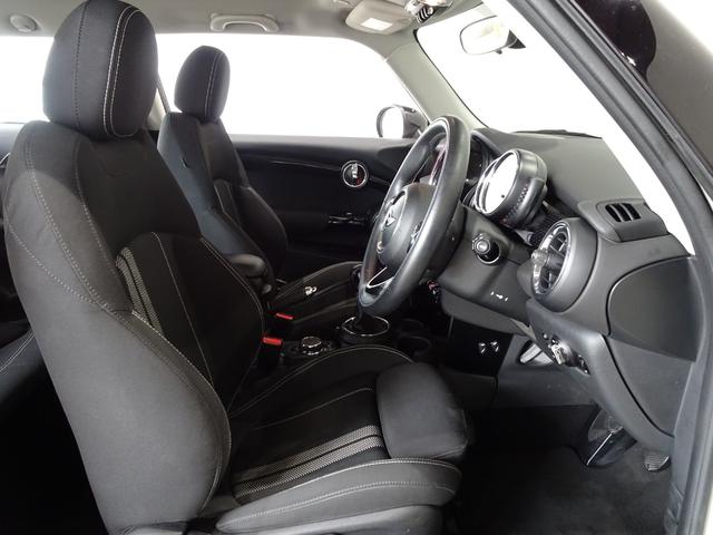 ＭＩＮＩ クーパーＳ　６ＭＴ／禁煙車／記録簿／ＨＤＤナビ／Ｂｌｕｅｔｏｏｔｈ／ＬＥＤ／ＥＴＣ／プッシュスタート／スペアキー／クルーズコントロール／オートライト／アイドリングストップ／ブラックルーフ＆ミラー／ＦＯＧ／１６ＡＷ（26枚目）