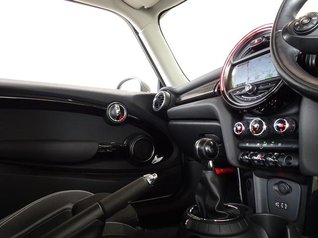 ＭＩＮＩ クーパーＳ　６ＭＴ／禁煙車／記録簿／ＨＤＤナビ／Ｂｌｕｅｔｏｏｔｈ／ＬＥＤ／ＥＴＣ／プッシュスタート／スペアキー／クルーズコントロール／オートライト／アイドリングストップ／ブラックルーフ＆ミラー／ＦＯＧ／１６ＡＷ（33枚目）