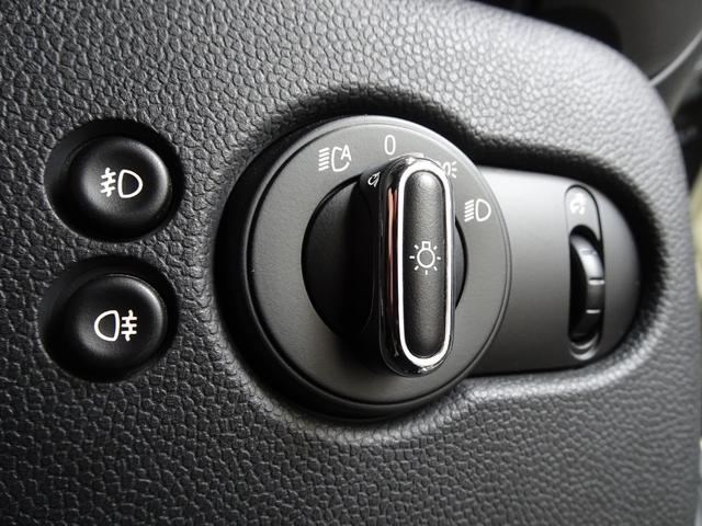 ＭＩＮＩ クーパーＳ　６ＭＴ／禁煙車／記録簿／ＨＤＤナビ／Ｂｌｕｅｔｏｏｔｈ／ＬＥＤ／ＥＴＣ／プッシュスタート／スペアキー／クルーズコントロール／オートライト／アイドリングストップ／ブラックルーフ＆ミラー／ＦＯＧ／１６ＡＷ（41枚目）