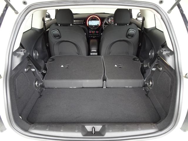 ＭＩＮＩ クーパーＳ　６ＭＴ／禁煙車／記録簿／ＨＤＤナビ／Ｂｌｕｅｔｏｏｔｈ／ＬＥＤ／ＥＴＣ／プッシュスタート／スペアキー／クルーズコントロール／オートライト／アイドリングストップ／ブラックルーフ＆ミラー／ＦＯＧ／１６ＡＷ（50枚目）