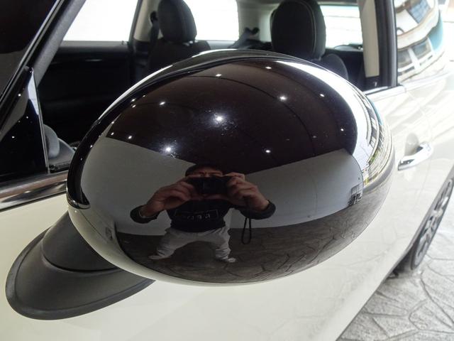 ＭＩＮＩ クーパーＳ　６ＭＴ／禁煙車／記録簿／ＨＤＤナビ／Ｂｌｕｅｔｏｏｔｈ／ＬＥＤ／ＥＴＣ／プッシュスタート／スペアキー／クルーズコントロール／オートライト／アイドリングストップ／ブラックルーフ＆ミラー／ＦＯＧ／１６ＡＷ（57枚目）