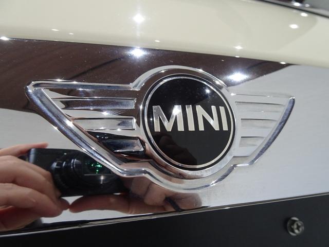 ＭＩＮＩ クーパーＳ　６ＭＴ／禁煙車／記録簿／ＨＤＤナビ／Ｂｌｕｅｔｏｏｔｈ／ＬＥＤ／ＥＴＣ／プッシュスタート／スペアキー／クルーズコントロール／オートライト／アイドリングストップ／ブラックルーフ＆ミラー／ＦＯＧ／１６ＡＷ（70枚目）