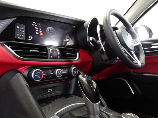 ジュリア ヴェローチェ 禁煙車/記録簿/ワンオーナー/本革/OZ18AW/CarPlay/harman・kardon/バックカメラ/ドラレコ/HID/ETC/スマートキー/スペアキー/ACC/シートヒーター/パドルシフト/(18枚目)