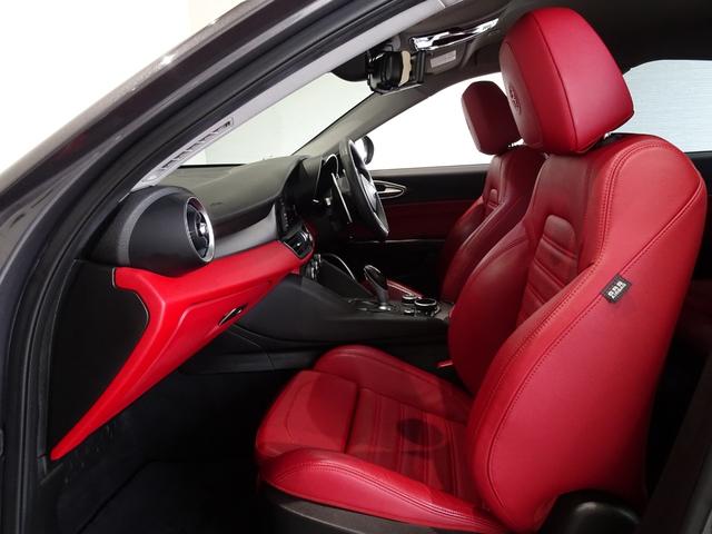 ジュリア ヴェローチェ 禁煙車/記録簿/ワンオーナー/本革/OZ18AW/CarPlay/harman・kardon/バックカメラ/ドラレコ/HID/ETC/スマートキー/スペアキー/ACC/シートヒーター/パドルシフト/(24枚目)