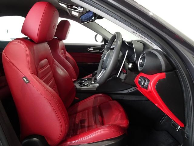 ジュリア ヴェローチェ 禁煙車/記録簿/ワンオーナー/本革/OZ18AW/CarPlay/harman・kardon/バックカメラ/ドラレコ/HID/ETC/スマートキー/スペアキー/ACC/シートヒーター/パドルシフト/(26枚目)