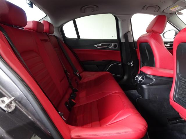 ジュリア ヴェローチェ 禁煙車/記録簿/ワンオーナー/本革/OZ18AW/CarPlay/harman・kardon/バックカメラ/ドラレコ/HID/ETC/スマートキー/スペアキー/ACC/シートヒーター/パドルシフト/(27枚目)