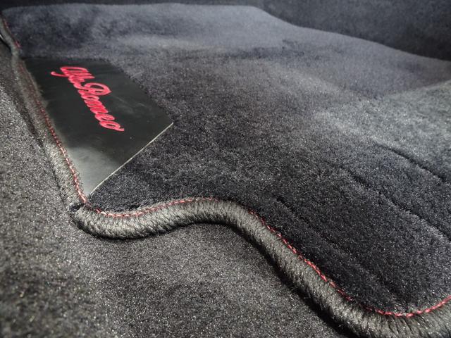 ジュリア ヴェローチェ 禁煙車/記録簿/ワンオーナー/本革/OZ18AW/CarPlay/harman・kardon/バックカメラ/ドラレコ/HID/ETC/スマートキー/スペアキー/ACC/シートヒーター/パドルシフト/(48枚目)