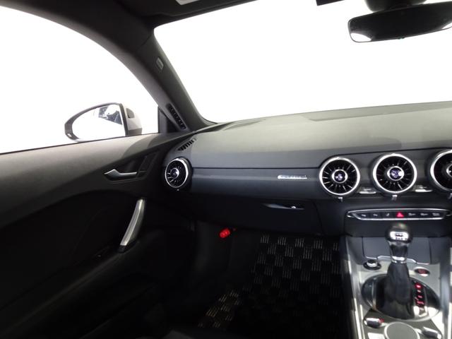 TTクーペ 2.0TFSI クワトロ 禁煙車/記録簿/本革/オリジナルブラックホイール/ナビ地デジ/Bluetooth/バックカメラ/バーチャルコックピット/LED/ETC/スマートキー/スペアキー/クルコン/シートヒーター/パドルシフト(16枚目)