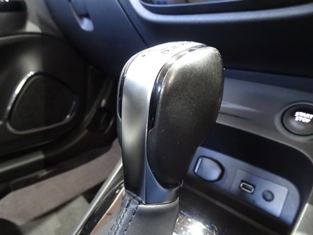 キャプチャー インテンス レザー 禁煙車/記録簿/本革/ナビ地デジ/Bluetooth/Bカメラ/ETC/プッシュスタート/スペアキー/クルコン/シートヒーター/オートライト/アイドリングストップ/ブラックルーフ&ドアミラー/17AW(32枚目)