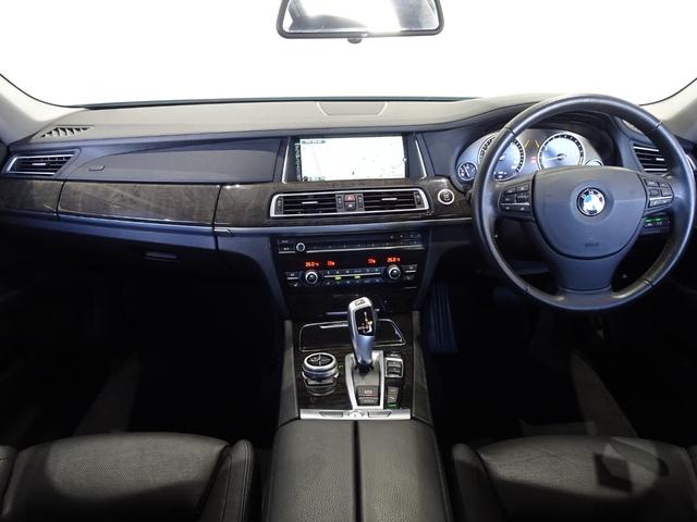 オーナー様となる方がクルマから直接感じるリアルな感性を第一にした最良の一台との出会いをコーディネート致します。