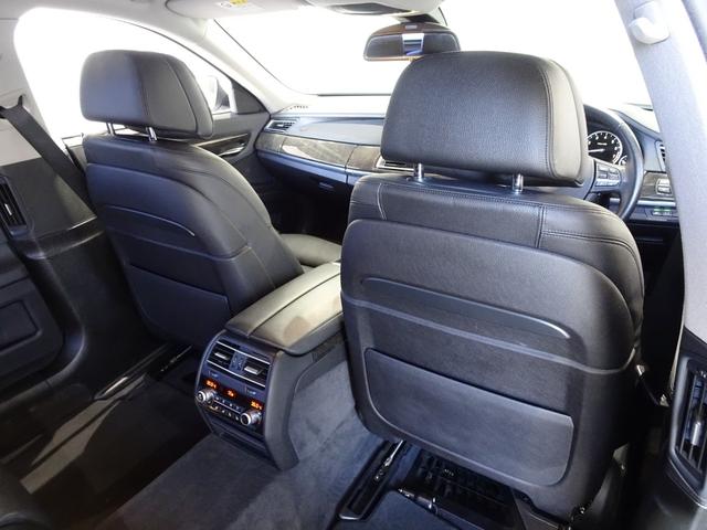 当社カーディテイリング専門の部署を設けておりますので、展示車両１台１台細部まできれいに仕上げるよう努力しております。他店様との違いをご覧いただけますと大変うれしいです。