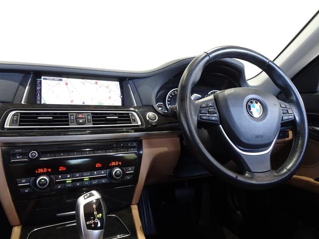 当店は仕入に拘っております！お車の買取店を自社経営しておりますのでユーザー様から直接仕入れる事によってオークションでの仕入れとは違ったリーズナブルなプライスとハイクオリティーを実現しております！