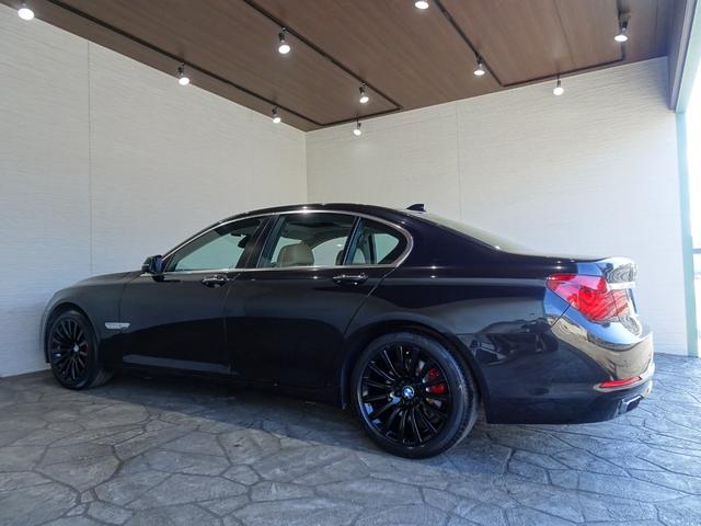 当社カーディテイリング専門の部署を設けておりますので、展示車両１台１台細部まできれいに仕上げるよう努力しております。他店様との違いをご覧いただけますと大変うれしいです。