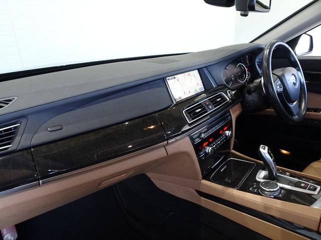 当店在庫にご興味頂いたお客様のご見学大歓迎です！ただ見るだけでも構いません！ご来店頂いたお客様には愛車のメンテナンスをさせて頂きます！空気圧、ウォッシャー液もその場でメンテナンスします！