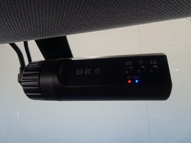 当社カーディテイリング専門の部署を設けておりますので、展示車両１台１台細部まできれいに仕上げるよう努力しております。他店様との違いをご覧いただけますと大変うれしいです。