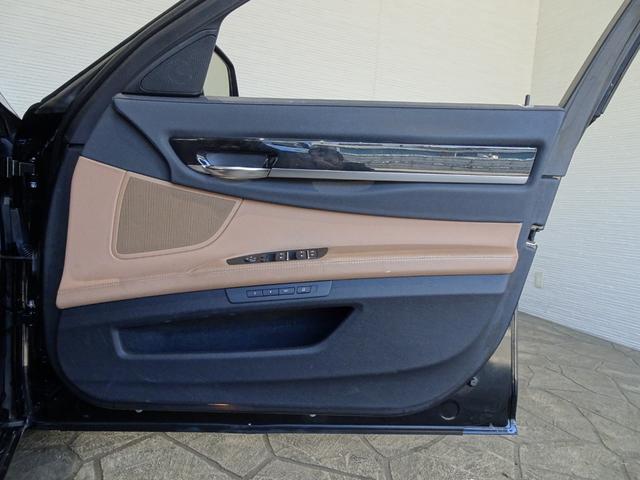 当店はご購入頂いたお客様に当店のユーザーレビューを書いて頂いております！他のお客様の意見も車選びの１つの大切なポイントですよね！他のお客様から見た当店のイメージを見て頂きご判断頂ければと思います！