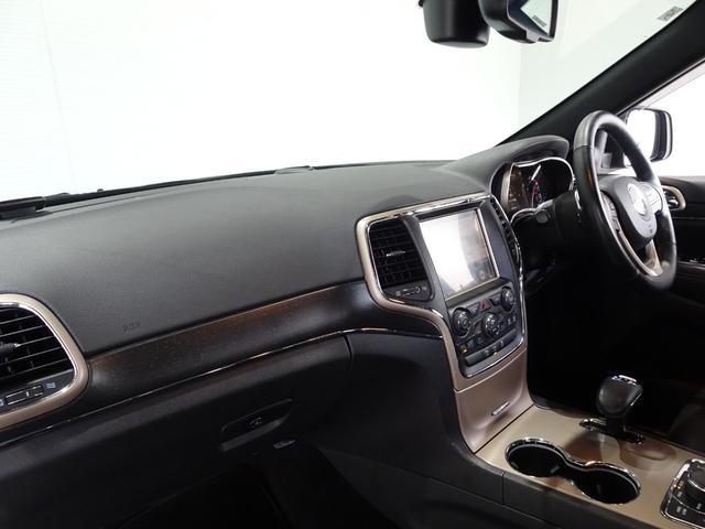 ジープ・グランドチェロキー リミテッド　禁煙車／記録簿／本革／ナビ地デジ／Ｂｌｕｅｔｏｏｔｈ／Ｆ＆Ｓ＆Ｂカメラ／ドラレコ／ＨＩＤ／ＥＴＣ／スマートキー／クルコン／ヒートヒーター＆クーラー／パドルシフト／パワーゲート／サイドステップ／１８ＡＷ（16枚目）