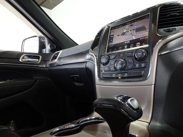 ジープ・グランドチェロキー リミテッド　禁煙車／記録簿／本革／ナビ地デジ／Ｂｌｕｅｔｏｏｔｈ／Ｆ＆Ｓ＆Ｂカメラ／ドラレコ／ＨＩＤ／ＥＴＣ／スマートキー／クルコン／ヒートヒーター＆クーラー／パドルシフト／パワーゲート／サイドステップ／１８ＡＷ（19枚目）