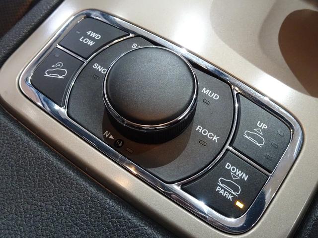 ジープ・グランドチェロキー リミテッド　禁煙車／記録簿／本革／ナビ地デジ／Ｂｌｕｅｔｏｏｔｈ／Ｆ＆Ｓ＆Ｂカメラ／ドラレコ／ＨＩＤ／ＥＴＣ／スマートキー／クルコン／ヒートヒーター＆クーラー／パドルシフト／パワーゲート／サイドステップ／１８ＡＷ（33枚目）