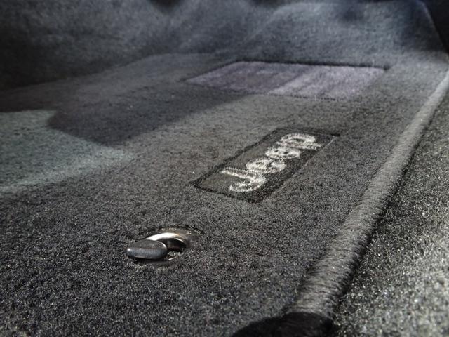 ジープ・グランドチェロキー リミテッド　禁煙車／記録簿／本革／ナビ地デジ／Ｂｌｕｅｔｏｏｔｈ／Ｆ＆Ｓ＆Ｂカメラ／ドラレコ／ＨＩＤ／ＥＴＣ／スマートキー／クルコン／ヒートヒーター＆クーラー／パドルシフト／パワーゲート／サイドステップ／１８ＡＷ（43枚目）