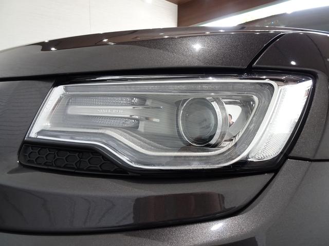 ジープ・グランドチェロキー リミテッド　禁煙車／記録簿／本革／ナビ地デジ／Ｂｌｕｅｔｏｏｔｈ／Ｆ＆Ｓ＆Ｂカメラ／ドラレコ／ＨＩＤ／ＥＴＣ／スマートキー／クルコン／ヒートヒーター＆クーラー／パドルシフト／パワーゲート／サイドステップ／１８ＡＷ（53枚目）