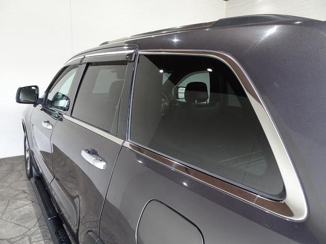 ジープ・グランドチェロキー リミテッド　禁煙車／記録簿／本革／ナビ地デジ／Ｂｌｕｅｔｏｏｔｈ／Ｆ＆Ｓ＆Ｂカメラ／ドラレコ／ＨＩＤ／ＥＴＣ／スマートキー／クルコン／ヒートヒーター＆クーラー／パドルシフト／パワーゲート／サイドステップ／１８ＡＷ（58枚目）