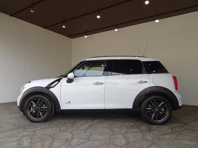 ＭＩＮＩ クーパーＳ　クロスオーバー　オール４　４ＷＤ／禁煙車／記録簿／ナビ地デジ／バックカメラ／ＨＩＤ／ＥＴＣ／プッシュスタート／スペアキー／パドルシフト／オートライト／オートエアコン／ルーフレール／電格ミラー／フォグランプ／１７インチアルミ／（8枚目）