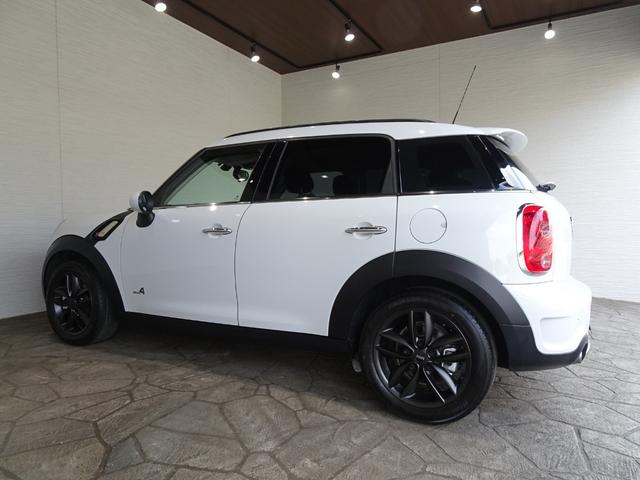 ＭＩＮＩ クーパーＳ　クロスオーバー　オール４　４ＷＤ／禁煙車／記録簿／ナビ地デジ／バックカメラ／ＨＩＤ／ＥＴＣ／プッシュスタート／スペアキー／パドルシフト／オートライト／オートエアコン／ルーフレール／電格ミラー／フォグランプ／１７インチアルミ／（9枚目）