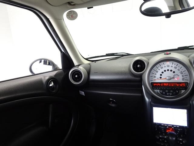 ＭＩＮＩ クーパーＳ　クロスオーバー　オール４　４ＷＤ／禁煙車／記録簿／ナビ地デジ／バックカメラ／ＨＩＤ／ＥＴＣ／プッシュスタート／スペアキー／パドルシフト／オートライト／オートエアコン／ルーフレール／電格ミラー／フォグランプ／１７インチアルミ／（15枚目）