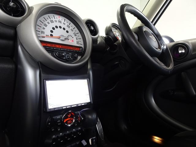 ＭＩＮＩ クーパーＳ　クロスオーバー　オール４　４ＷＤ／禁煙車／記録簿／ナビ地デジ／バックカメラ／ＨＩＤ／ＥＴＣ／プッシュスタート／スペアキー／パドルシフト／オートライト／オートエアコン／ルーフレール／電格ミラー／フォグランプ／１７インチアルミ／（17枚目）
