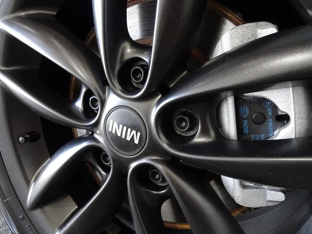 ＭＩＮＩ クーパーＳ　クロスオーバー　オール４　４ＷＤ／禁煙車／記録簿／ナビ地デジ／バックカメラ／ＨＩＤ／ＥＴＣ／プッシュスタート／スペアキー／パドルシフト／オートライト／オートエアコン／ルーフレール／電格ミラー／フォグランプ／１７インチアルミ／（63枚目）