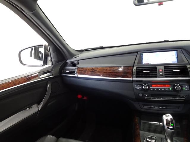 Ｘ５ ｘＤｒｉｖｅ　３５ｉ　Ｍスポーツパッケージ　禁煙車／記録簿／本革／サンルーフ／ブラック２０ＡＷ／レッドキャリパー／ナビ地デジ／Ｂｌｕｅｔｏｏｔｈ／サイド＆バックカメラ／ＨＩＤ／ＥＴＣ／スマートキー／スペアキー／クルコン／シートヒーター／ＦＯＧ／（18枚目）