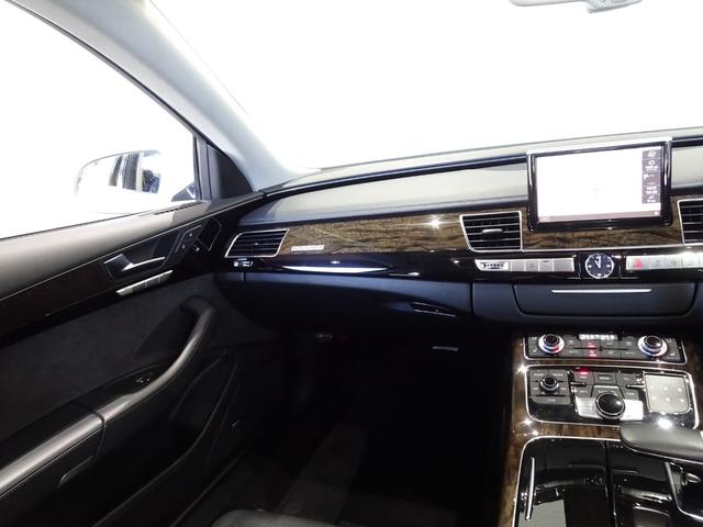 A8 3.0TFSIクワトロ 禁煙車/記録簿/本革/サンルーフ/オリジナルブラックホイール&レッドキャリパー/HDDナビ/Bluetooth/BOSE/Bカメラ/LED/クルコン/シートヒーター&AC/パドルシフト/パワートランク(18枚目)