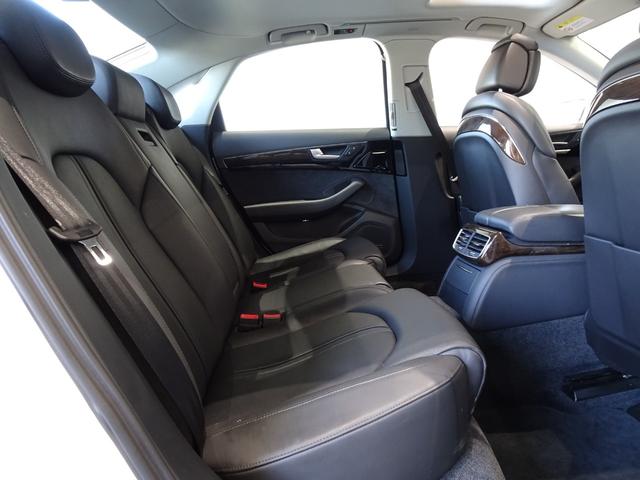 A8 3.0TFSIクワトロ 禁煙車/記録簿/本革/サンルーフ/オリジナルブラックホイール&レッドキャリパー/HDDナビ/Bluetooth/BOSE/Bカメラ/LED/クルコン/シートヒーター&AC/パドルシフト/パワートランク(29枚目)