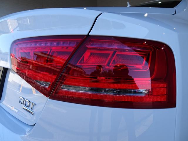 A8 3.0TFSIクワトロ 禁煙車/記録簿/本革/サンルーフ/オリジナルブラックホイール&レッドキャリパー/HDDナビ/Bluetooth/BOSE/Bカメラ/LED/クルコン/シートヒーター&AC/パドルシフト/パワートランク(60枚目)