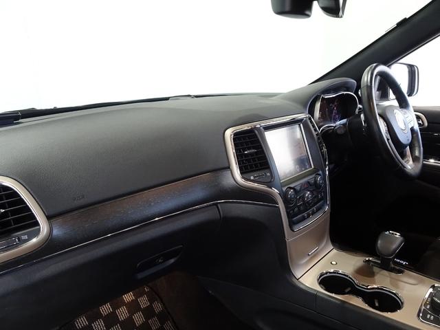 ジープ・グランドチェロキー リミテッド 禁煙車/記録簿/本革/サンルーフ/ナビ地デジ/Bluetooth/Bカメラ/HID/ETC/スマートキー/スペアキー/クルコン/パドルシフト/パワーゲート/サイドステップ/ルーフレール/オートライト/(18枚目)