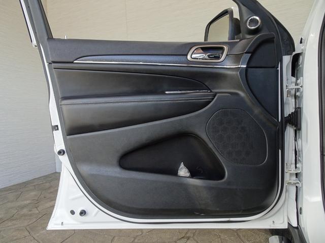 ジープ・グランドチェロキー リミテッド 禁煙車/記録簿/本革/サンルーフ/ナビ地デジ/Bluetooth/Bカメラ/HID/ETC/スマートキー/スペアキー/クルコン/パドルシフト/パワーゲート/サイドステップ/ルーフレール/オートライト/(47枚目)