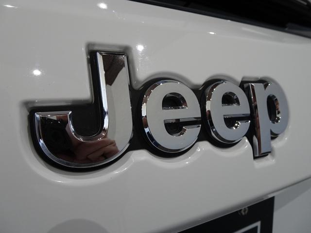 ジープ・グランドチェロキー リミテッド 禁煙車/記録簿/本革/サンルーフ/ナビ地デジ/Bluetooth/Bカメラ/HID/ETC/スマートキー/スペアキー/クルコン/パドルシフト/パワーゲート/サイドステップ/ルーフレール/オートライト/(72枚目)