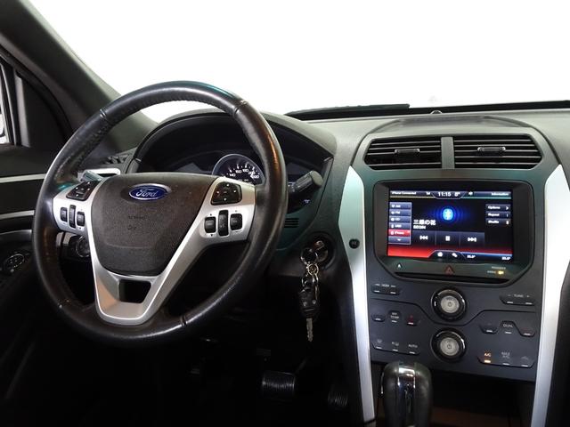 エクスプローラー XLT 禁煙車/記録簿/新品ナビTV/Bluetooth/フロント&サイド&バックカメラ/ETC/キーレス/スペアキー/クルーズコントロール/オートライト/パワーシート/ルーフレール/フォグランプ/18AW/(5枚目)