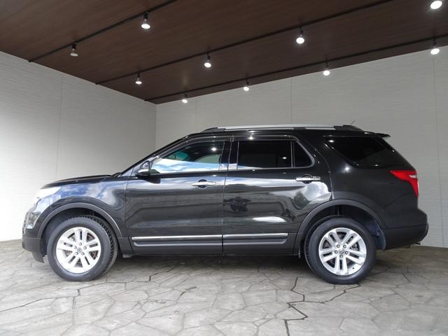 エクスプローラー XLT 禁煙車/記録簿/新品ナビTV/Bluetooth/フロント&サイド&バックカメラ/ETC/キーレス/スペアキー/クルーズコントロール/オートライト/パワーシート/ルーフレール/フォグランプ/18AW/(9枚目)