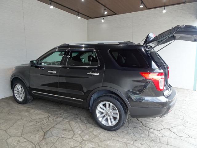 エクスプローラー XLT 禁煙車/記録簿/新品ナビTV/Bluetooth/フロント&サイド&バックカメラ/ETC/キーレス/スペアキー/クルーズコントロール/オートライト/パワーシート/ルーフレール/フォグランプ/18AW/(11枚目)