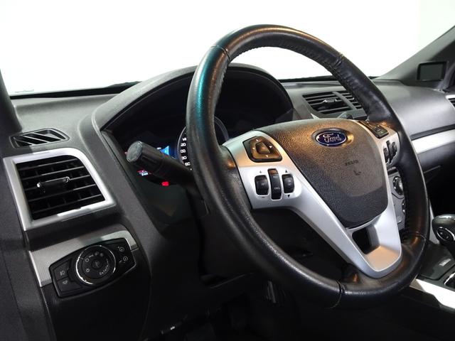 エクスプローラー XLT 禁煙車/記録簿/新品ナビTV/Bluetooth/フロント&サイド&バックカメラ/ETC/キーレス/スペアキー/クルーズコントロール/オートライト/パワーシート/ルーフレール/フォグランプ/18AW/(22枚目)