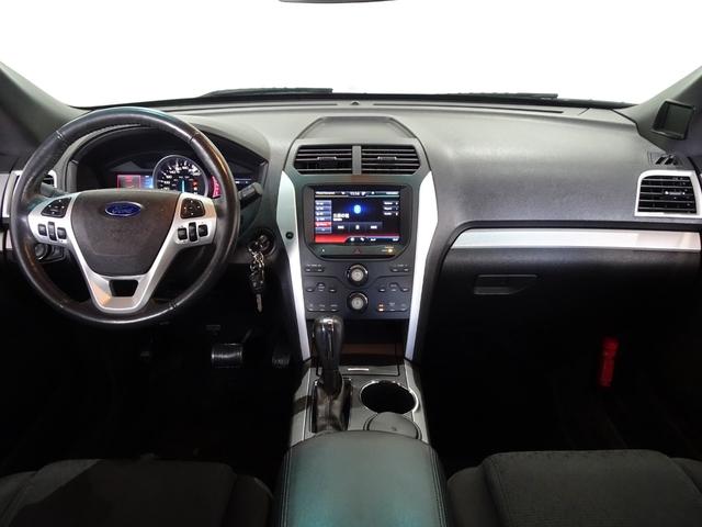 エクスプローラー XLT 禁煙車/記録簿/新品ナビTV/Bluetooth/フロント&サイド&バックカメラ/ETC/キーレス/スペアキー/クルーズコントロール/オートライト/パワーシート/ルーフレール/フォグランプ/18AW/(23枚目)