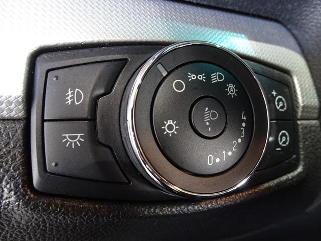 エクスプローラー XLT 禁煙車/記録簿/新品ナビTV/Bluetooth/フロント&サイド&バックカメラ/ETC/キーレス/スペアキー/クルーズコントロール/オートライト/パワーシート/ルーフレール/フォグランプ/18AW/(41枚目)