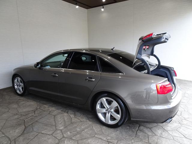 A6 2.8FSIクワトロ 禁煙車/記録簿/本革/ナビ地デジ/Bluetooth/BOSE/Bカメラ/LED/ETC/スマートキー/スペアキー/クルーズコントロール/シートヒーター/パワーシート/オートライト/クリアランスソナー(11枚目)