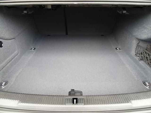 A6 2.8FSIクワトロ 禁煙車/記録簿/本革/ナビ地デジ/Bluetooth/BOSE/Bカメラ/LED/ETC/スマートキー/スペアキー/クルーズコントロール/シートヒーター/パワーシート/オートライト/クリアランスソナー(52枚目)