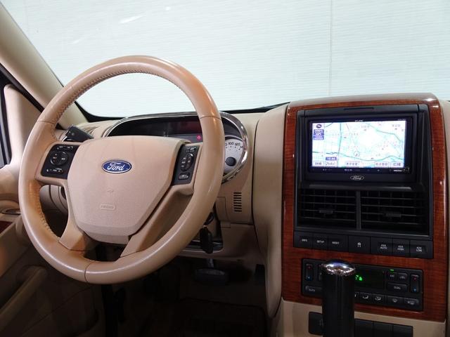 エクスプローラー エディバウアー 禁煙車/記録簿/本革/サンルーフ/ナビ地デジ/Bluetooth/Bカメラ/フリップダウン/ETC/キーレス/スペアキー/クルコン/ヒッチメンバー/ルーフレール/オートライト/A・Tタイヤ/17AW/(5枚目)