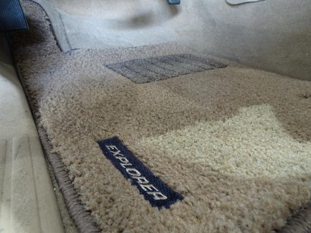 エクスプローラー エディバウアー 禁煙車/記録簿/本革/サンルーフ/ナビ地デジ/Bluetooth/Bカメラ/フリップダウン/ETC/キーレス/スペアキー/クルコン/ヒッチメンバー/ルーフレール/オートライト/A・Tタイヤ/17AW/(47枚目)