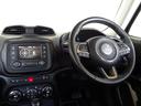 ジープ・レネゲード リミテッド　禁煙車／記録簿／本革／新品ナビＴＶ／Ｂｌｕｅｔｏｏｔｈ／Ｂカメラ／ＨＩＤ／スマートキー／スペアキー／クルコン／シート＆ステアリングヒーター／オートライト／ルーフレール／レーンセンス／ＦＯＧ／１７ＡＷ／（5枚目）