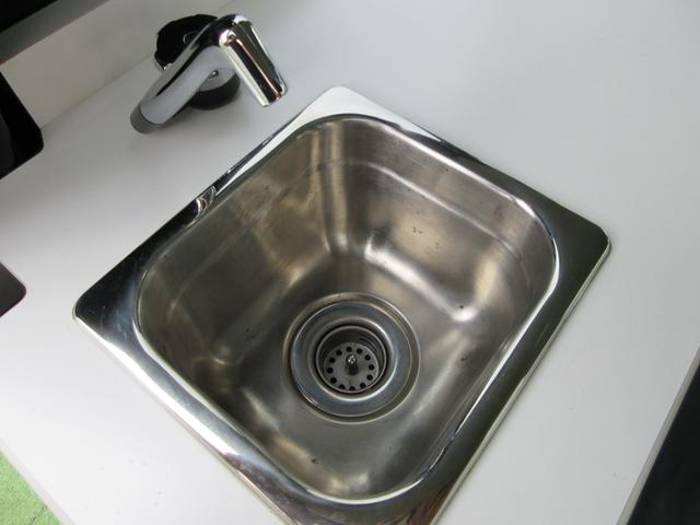 エブリイ ジョイン アウストラ製キャンビー3・電子レンジ・シンクギャレー・給排水タンク・1800Wインバーター・AC100V電源・走行充電・サブバッテリー・セラミックヒーター・軽キャン・4人乗・ナビ/フルセグ(10枚目)